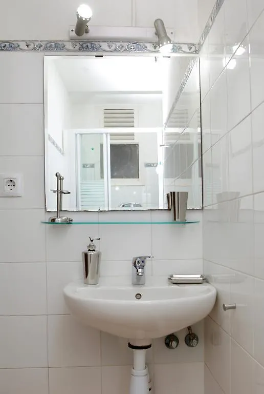 Gaudi Sagrada Familia Apartment Barcelona 0*,  Spain